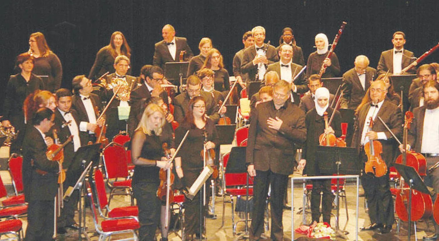 الأوركسترا بقيادة المايسترو الألماني جورج مايس