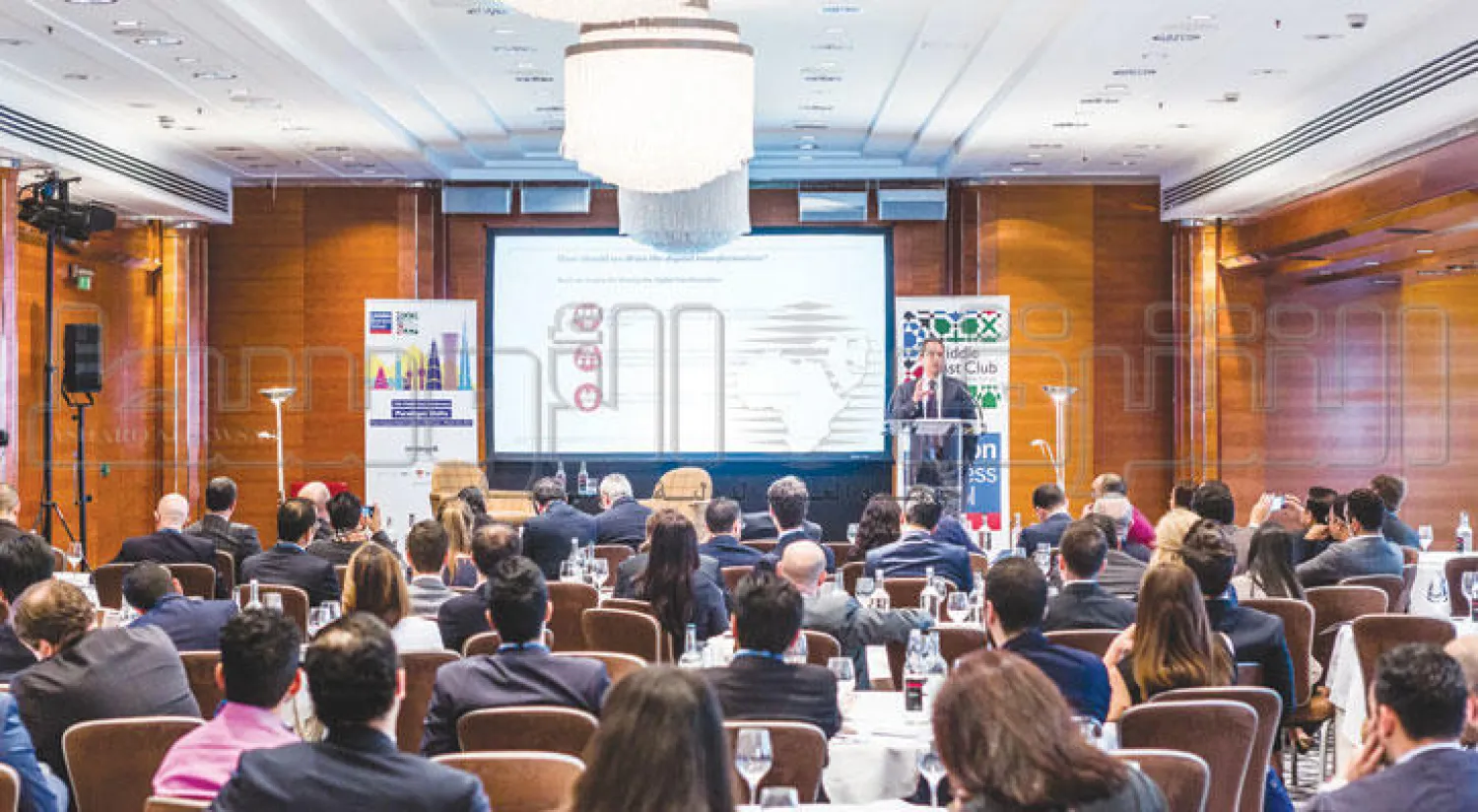 جانب من المنتدى الاقتصادي السنوي لـ«كلية لندن للأعمال» بالعاصمة البريطانية الجمعة (تصوير: جيمس حنا)