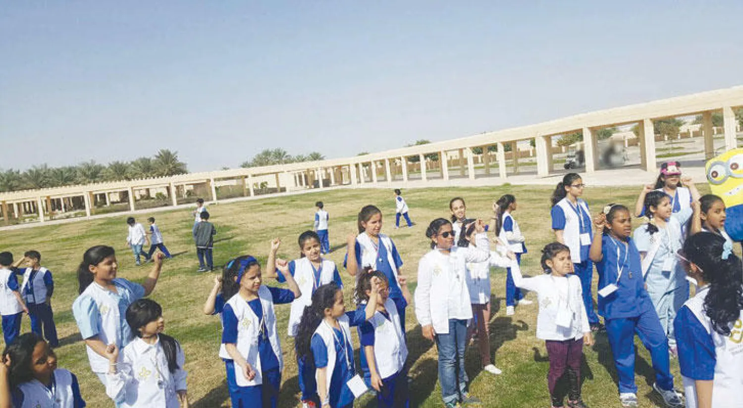 جانب من سباق «ماشي ثون» الذي شاركت فيه الطالبات السعوديات في مدارس وكليات جامعة نورة (المركز الإعلامي لجامعة نورة)