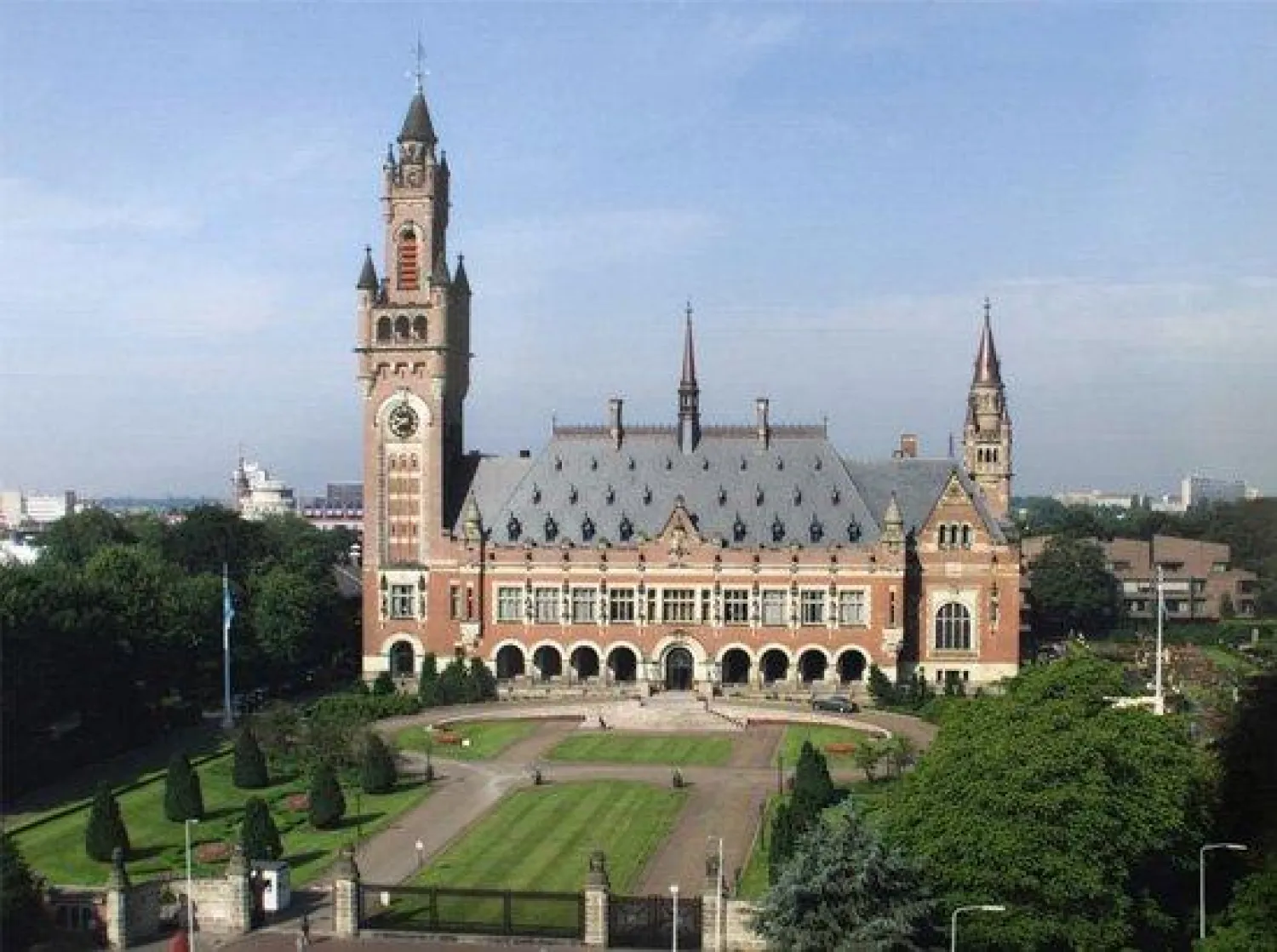 محكمة العدل الدولية في لاهاي (رويترز)