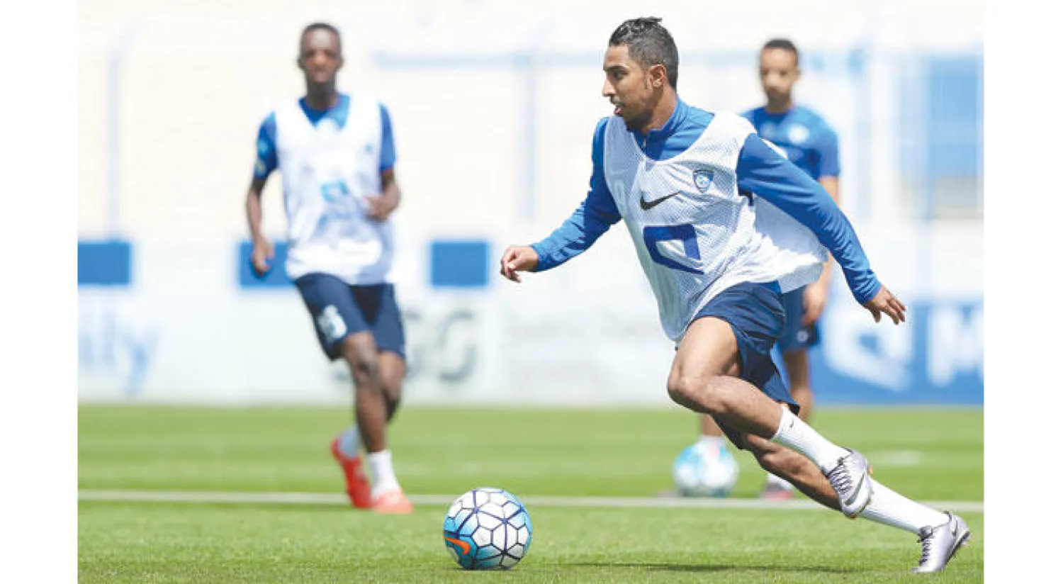 الدوسري في تدريبات الهلال أمس (المركز الإعلامي بنادي الهلال)