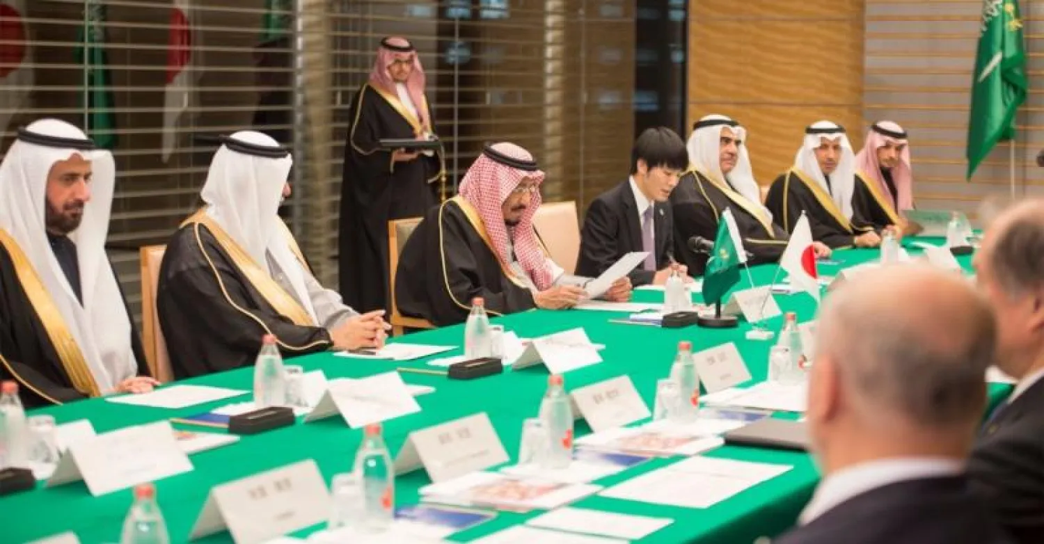 خادم الحرمين الشريفين يعقد جلسة مباحثات رسمية مع رئيس وزراء اليابان (واس)