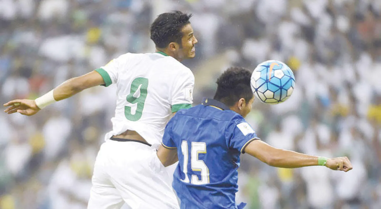جانب من مباراة المنتخبين السعودي والتايلاندي في الرياض (أ.ف.ب)