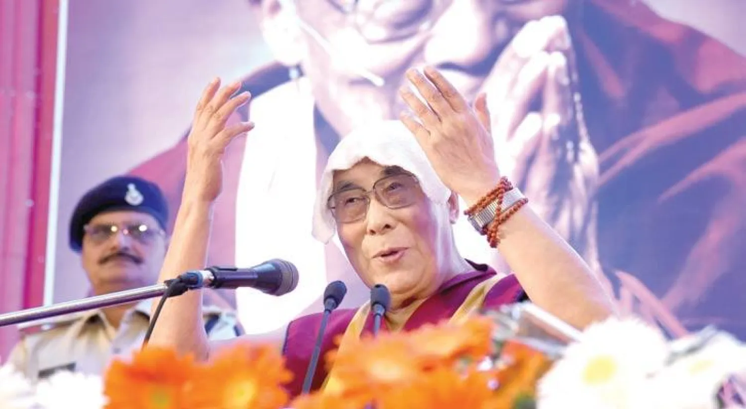 استضافة الهند للزعيم الروحي التبتي المنفي الدالاي لاما في إحدى المناطق الحدودية شديدة الحساسية التي تسيطر عليها الهند الشهر المقبل يغضب الصين (إ.ب.أ)