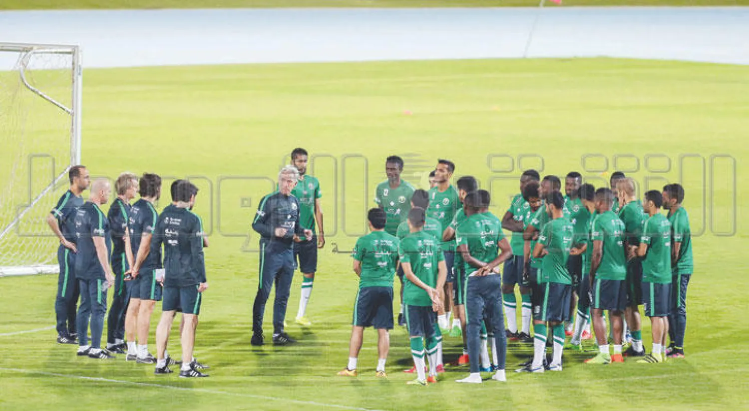 جانب من تدريبات منتخب السعودية لمباراة الغد (تصوير: محمد المانع)
