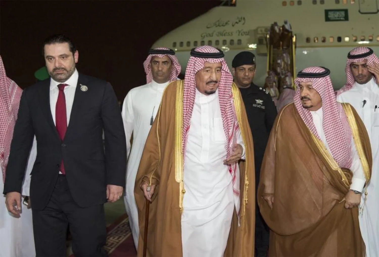 خادم الحرمين يصل الرياض قادمًا من عمّان