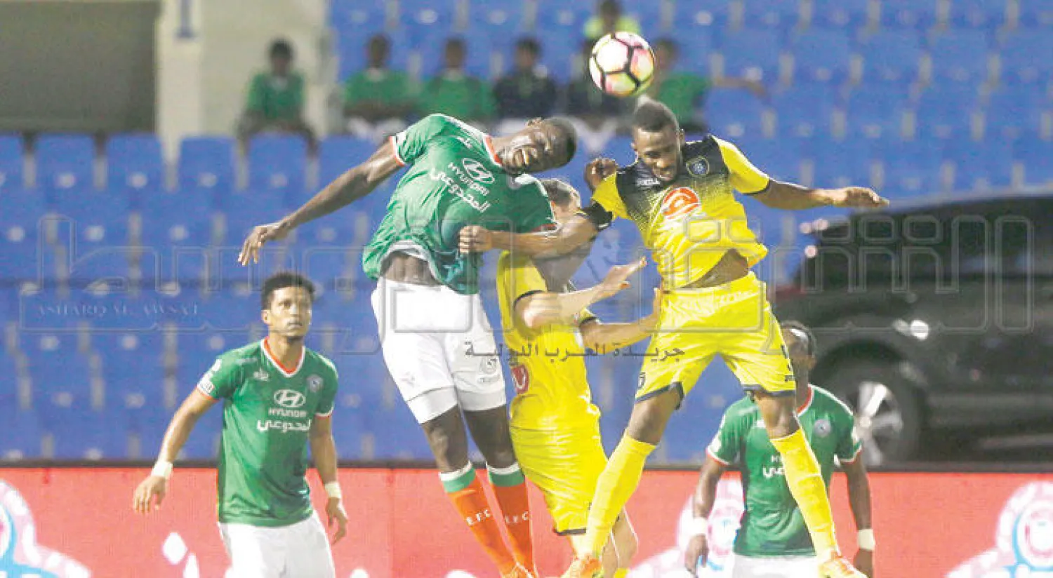 من مباراة سابقة بين الاتفاق والتعاون  (تصوير: عيسى الخميس)