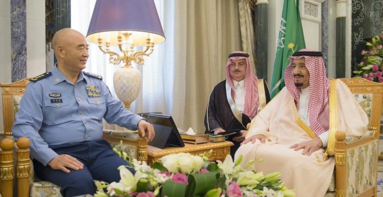 خادم الحرمين الشريفين لدى استقباله نائب رئيس اللجنة العسكرية المركزية للحزب الصيني (واس)