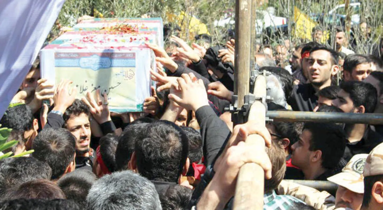 تشييع في طهران لجثمان حسين معز غلامي الذي قتل في سوريا الأسبوع الماضي