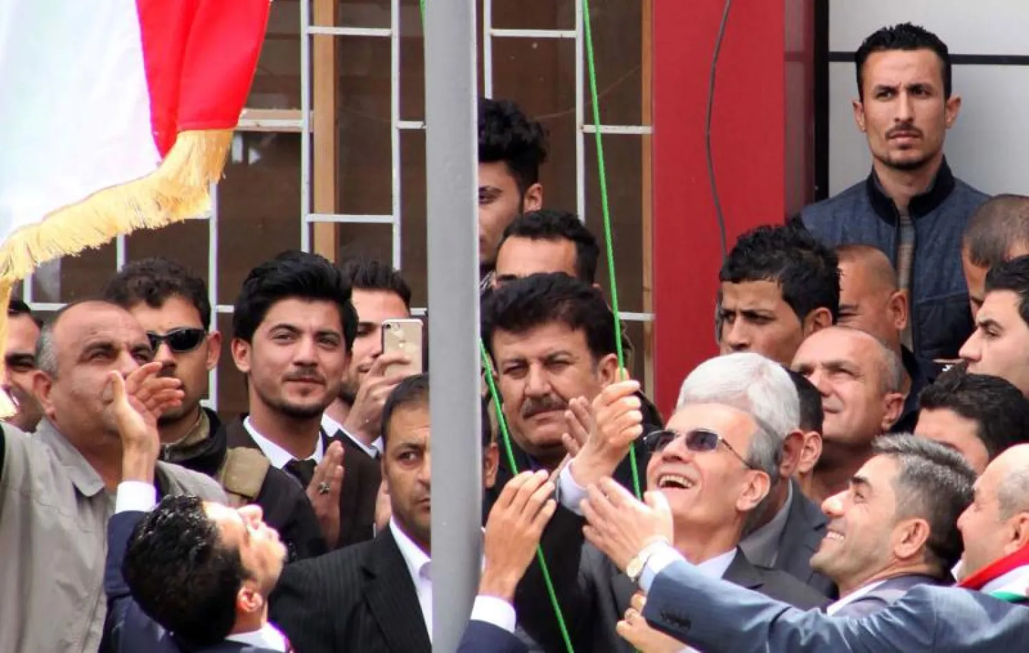 خلاف حول قرار البرلمان العراقي انزال علم كردستان في كركوك (أ.ف.ب)