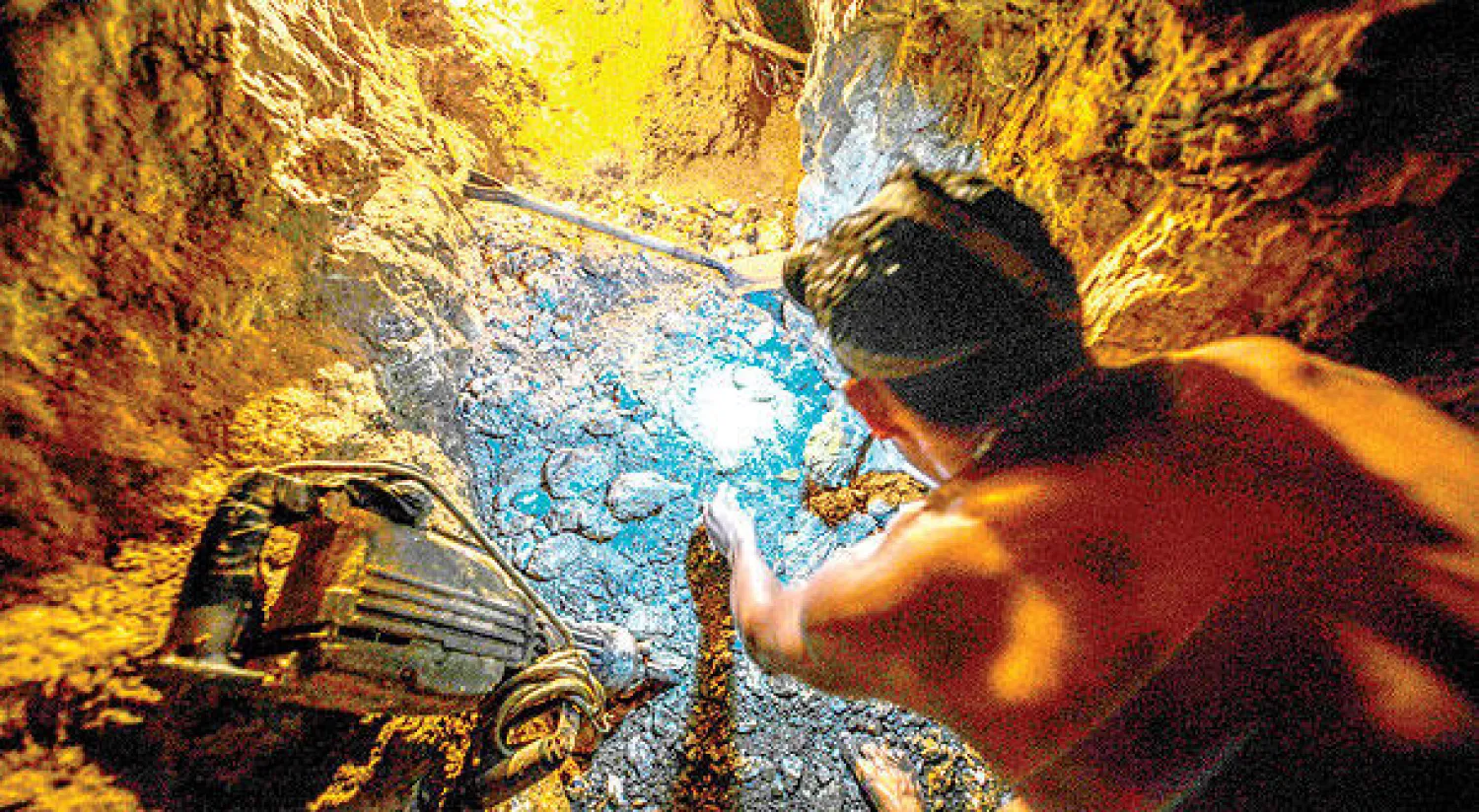 واردات المعادن... سلاح الأوروبيين لوقف النزاعات المسلحة