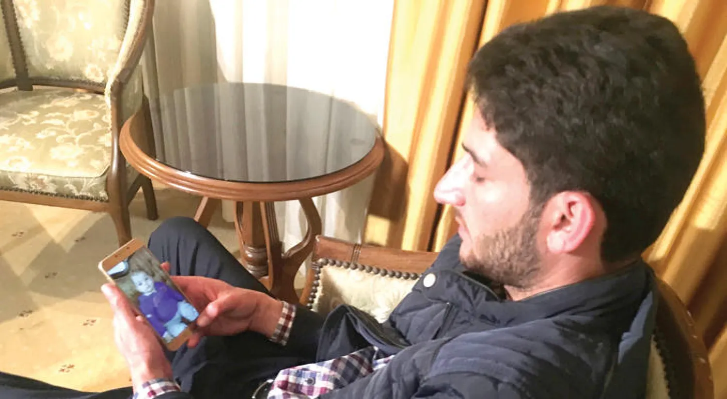 عبد الحميد اليوسف فقد اسرته بالكامل في التفجير الكيماوي في خان شيخون (أ.ب)