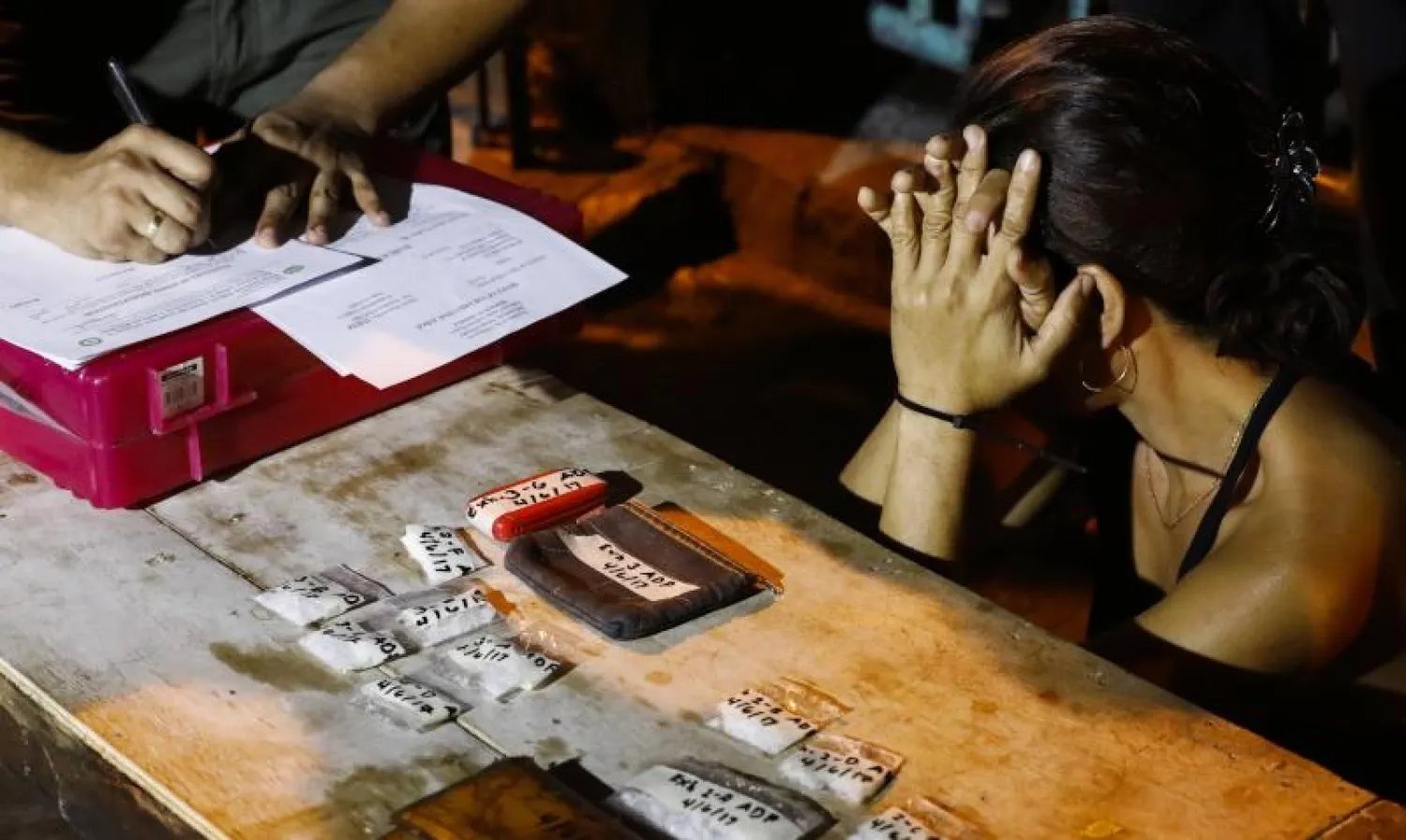 مراهقة متهمة بتعاطي المخدرات (إ.ب.أ)