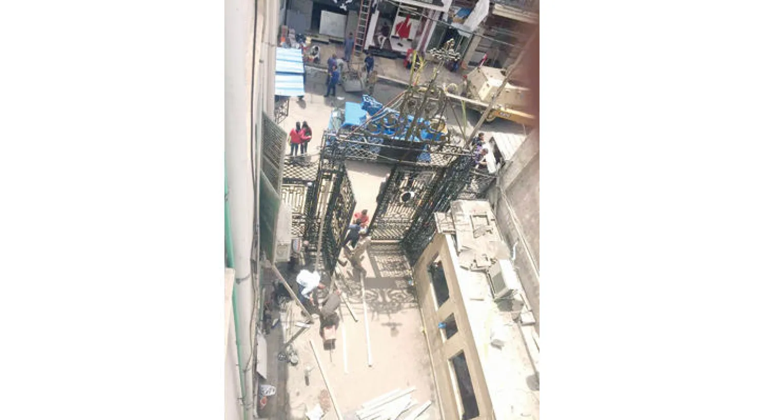 مدخل الكنيسة المرقسية بالإسكندرية أثناء عمليات الترميم