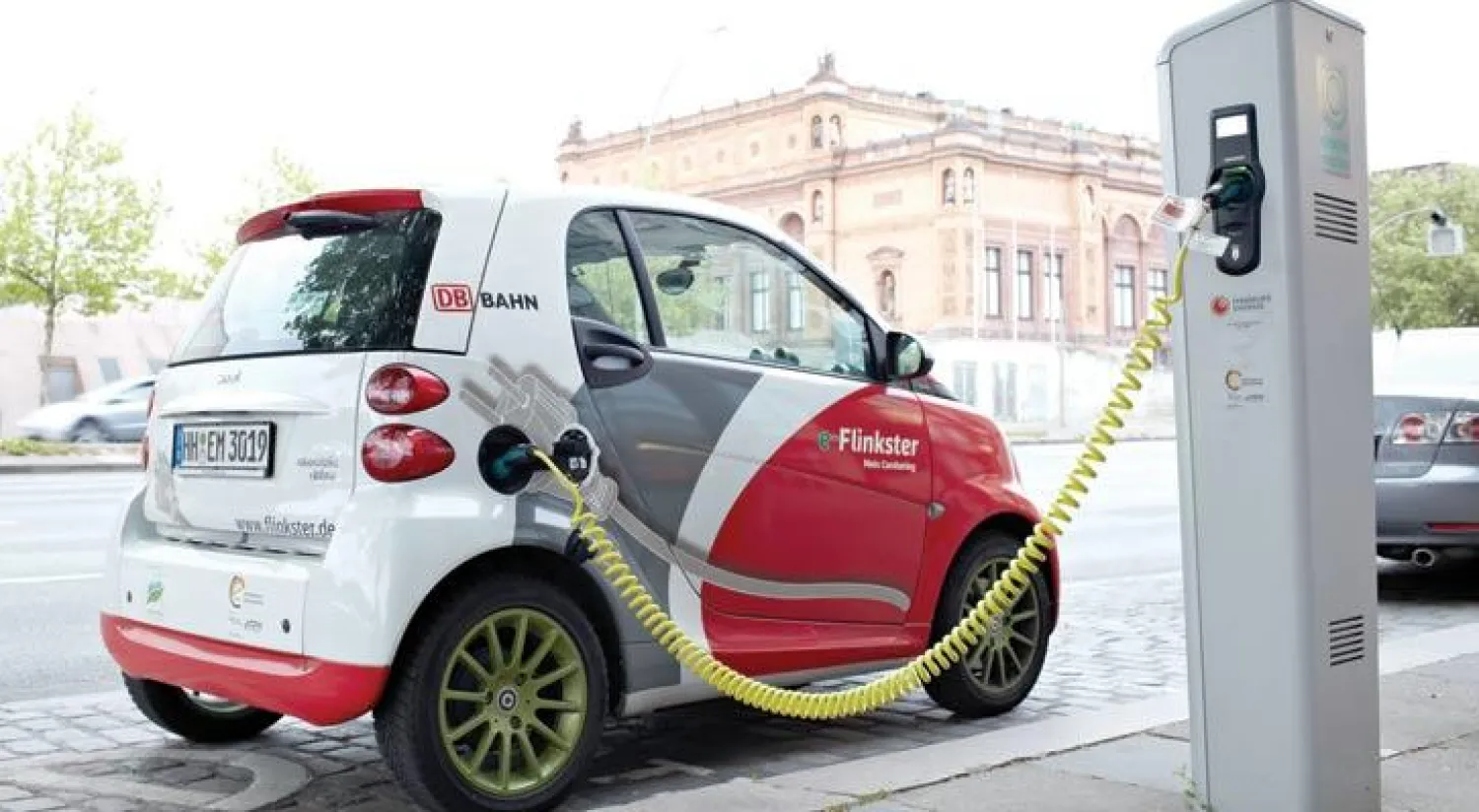 استمرار تراجع الطلب على السيارات الكهربائية في ألمانيا