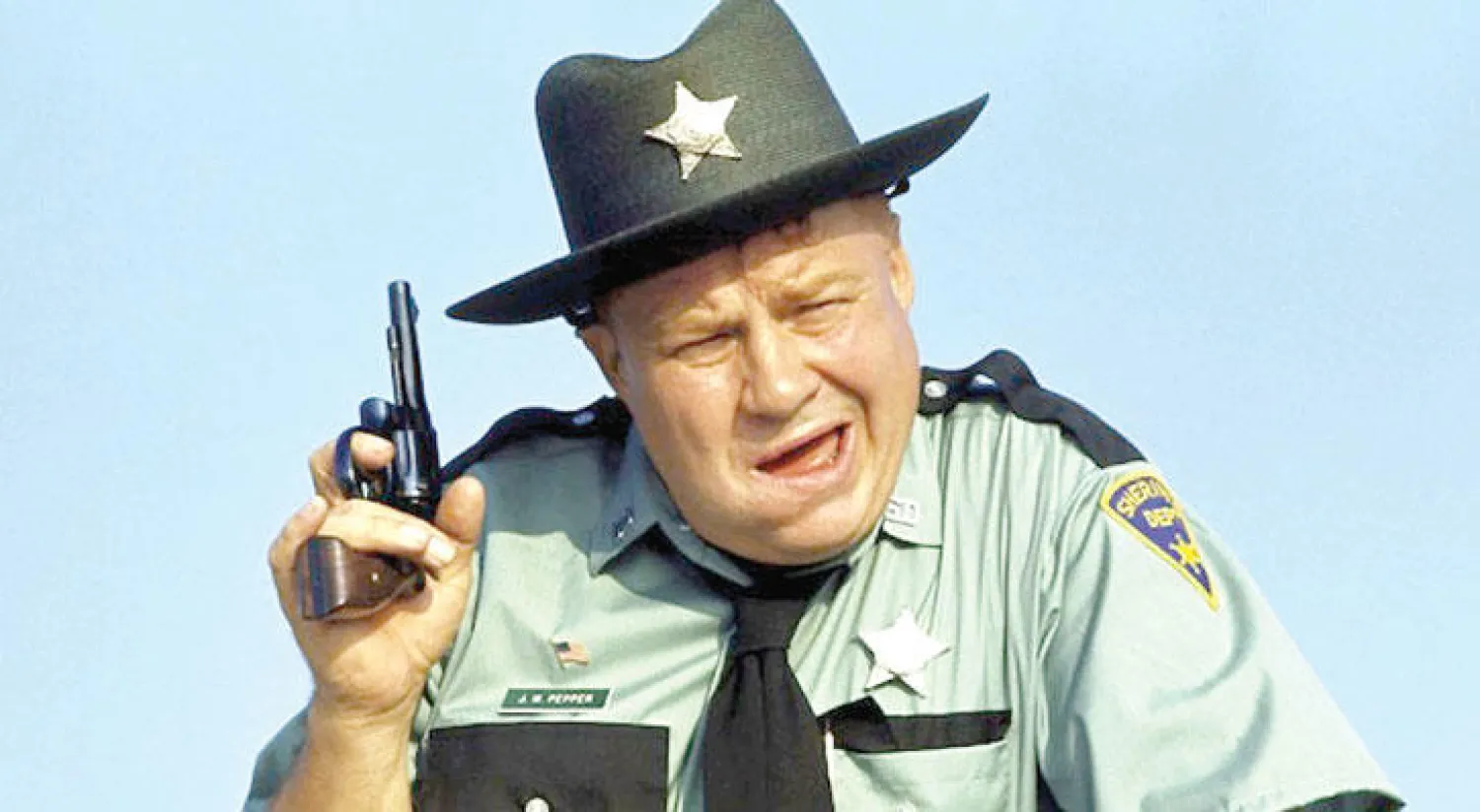 كليفتون جيمس «الشريف» الذي غاب