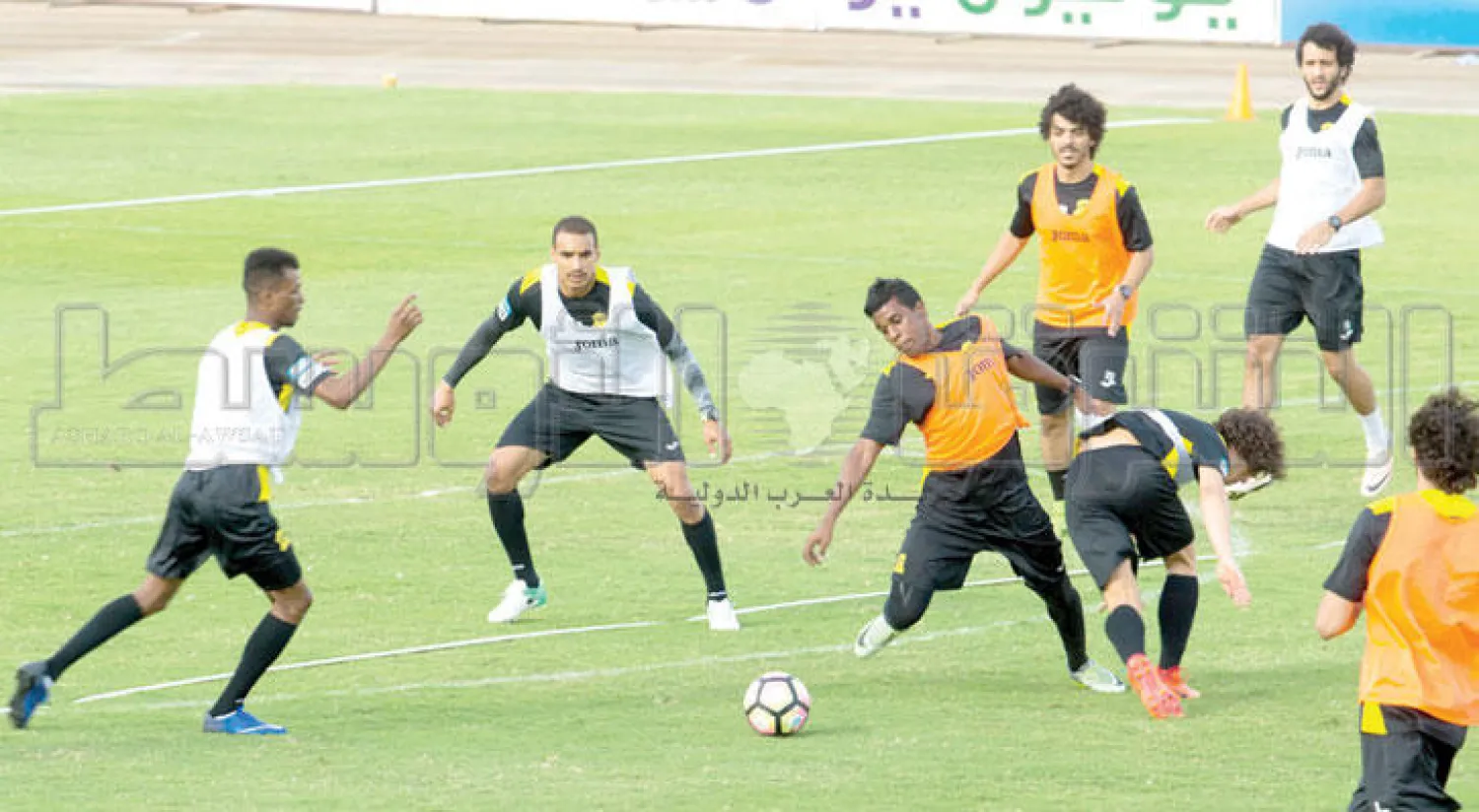 من تدريبات الاتحاد أمس (تصوير: محمد المانع)