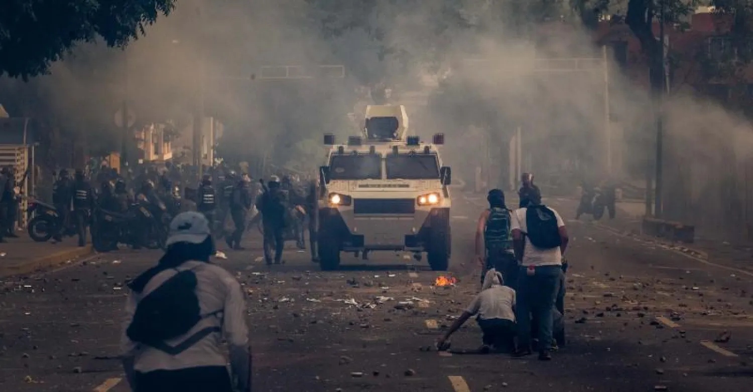 احتجاجات دامية تندد بحكومة فنزويلا (إ.ب.أ)