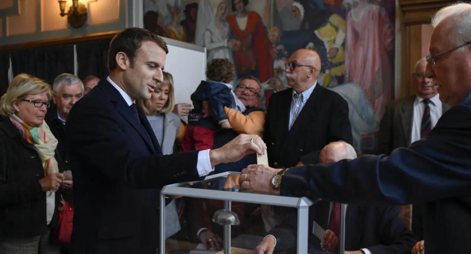 الفرنسيون بدأوا بالإدلاء بأصواتهم في الدورة الأولى من الانتخابات الرئاسية (أ.ف.ب)