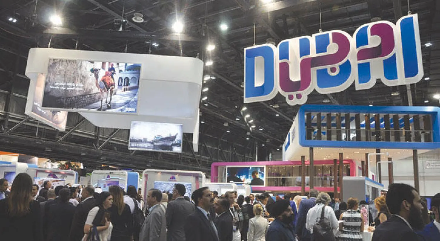 سباق دولي نحو جذب السائح العربي من خلال عرض المشاريع السياحية خلال «ملتقى السفر العربي» الذي ينطلق اليوم بدبي («الشرق الأوسط»)