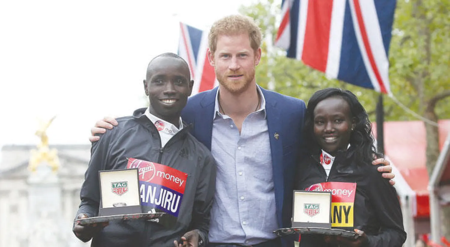 الامير هاري يتوج وانجيرو وكيتاني بطلي ماراثون لندن (ا ب)