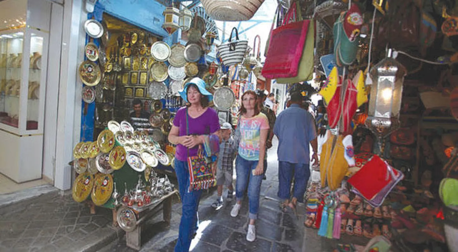 بدأت تونس هذا الشهر في تطبيق قانون جديد للاستثمار تهدف من خلاله لإعادة جذب المستثمرين الأجانب (رويترز)