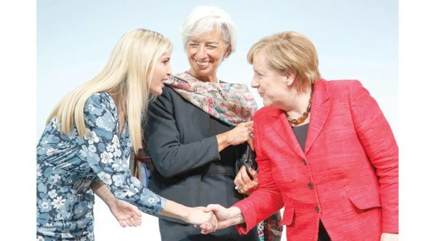 إيفانكا ترمب تشارك في مؤتمر المرأة ببرلين إلى جانب كريستين لاغارد وأنجيلا ميركل أمس (إ.ب.أ)