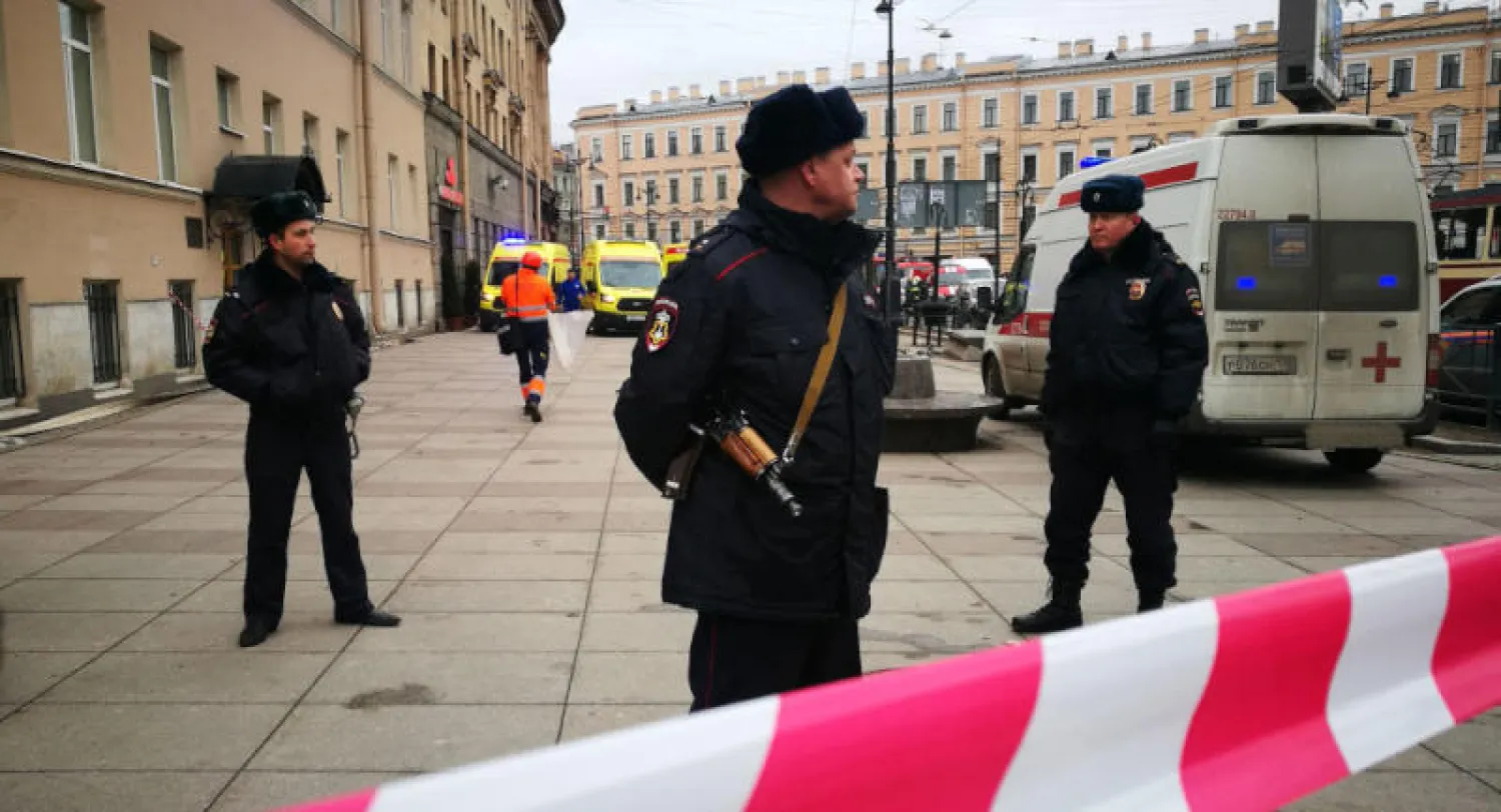 عناصر من الشرطة الروسية (رويترز)