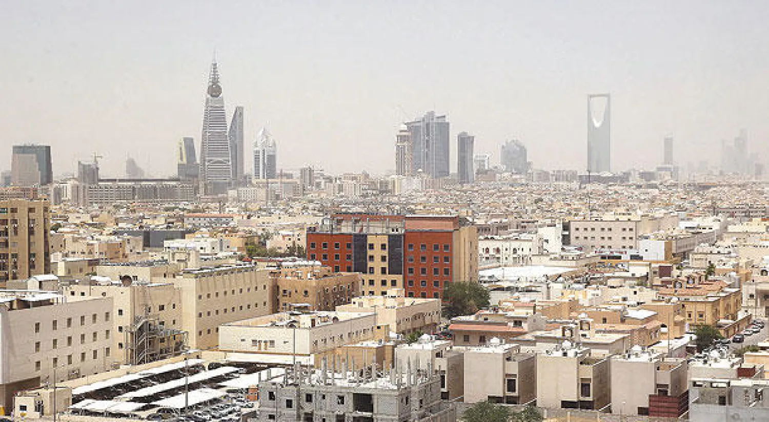 شهدت الفيلات بالسعودية نزولاً نسيباً في قيمتها منذ انطلاق العام الجديد بعد موجة من الارتفاعات خلال السنوات الماضية (تصوير: خالد الخميس)