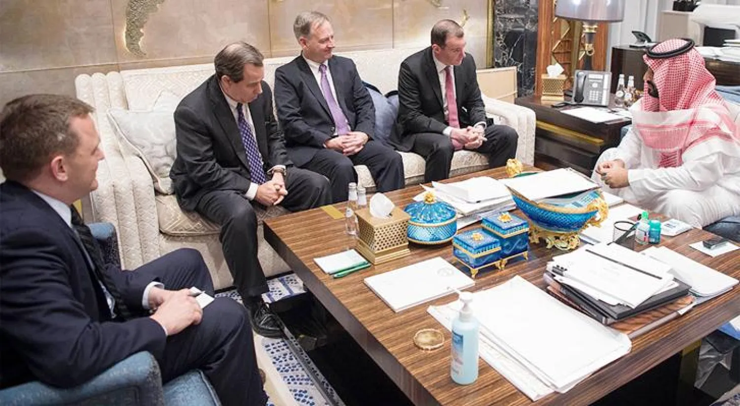 ولي ولي العهد يلتقي بمعوث الرئيس الاميركي (واس)