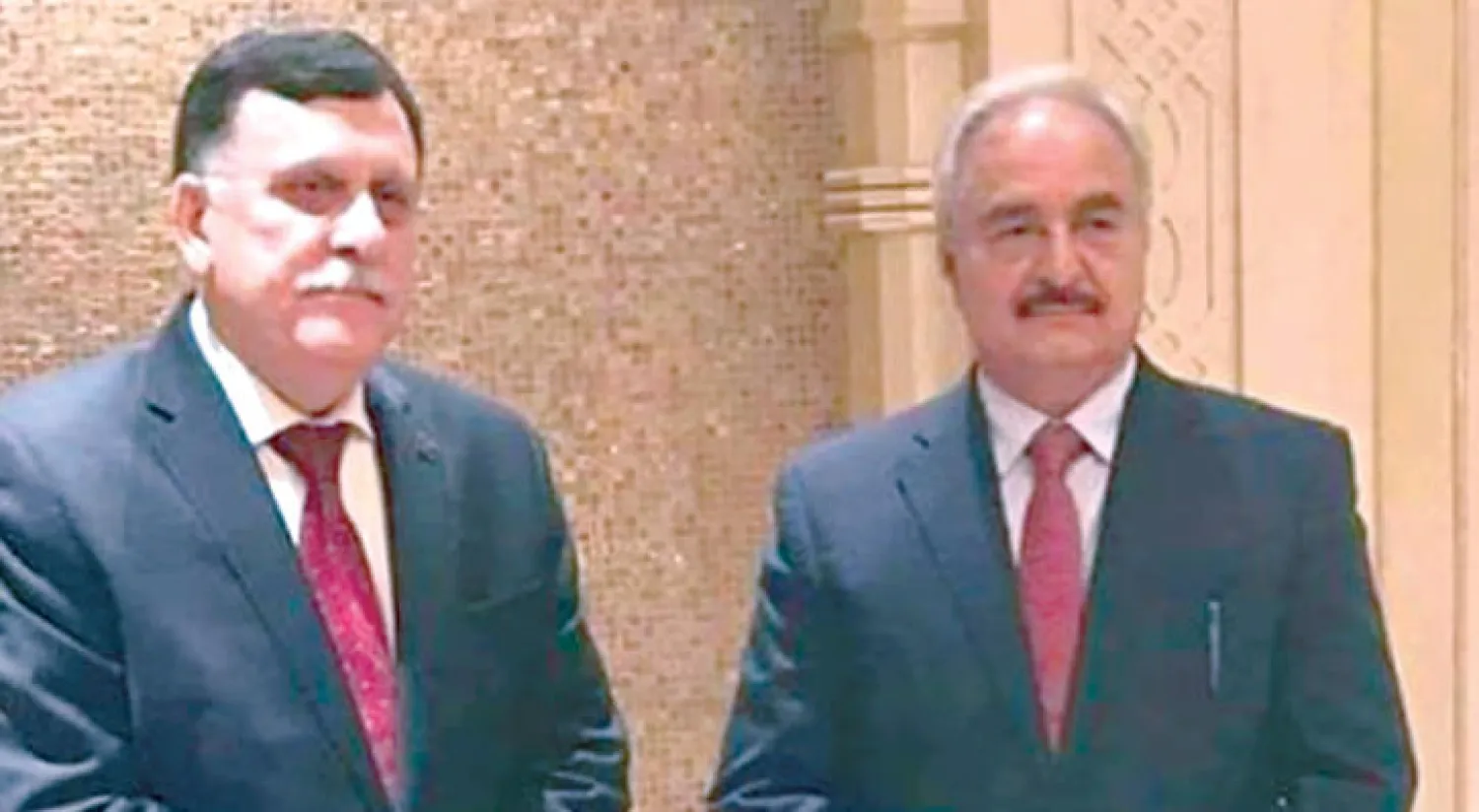 حفتر والسراج اتفقا على فتح قنوات تواصل دائمة