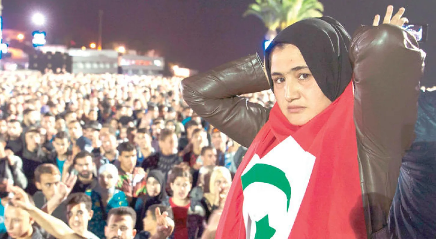 جانب من الاحتجاجات التي شهدتها مدينة الحسيمة احتجاجاً على مقتل بائع السمك محسن فكري (أ.ف.ب)