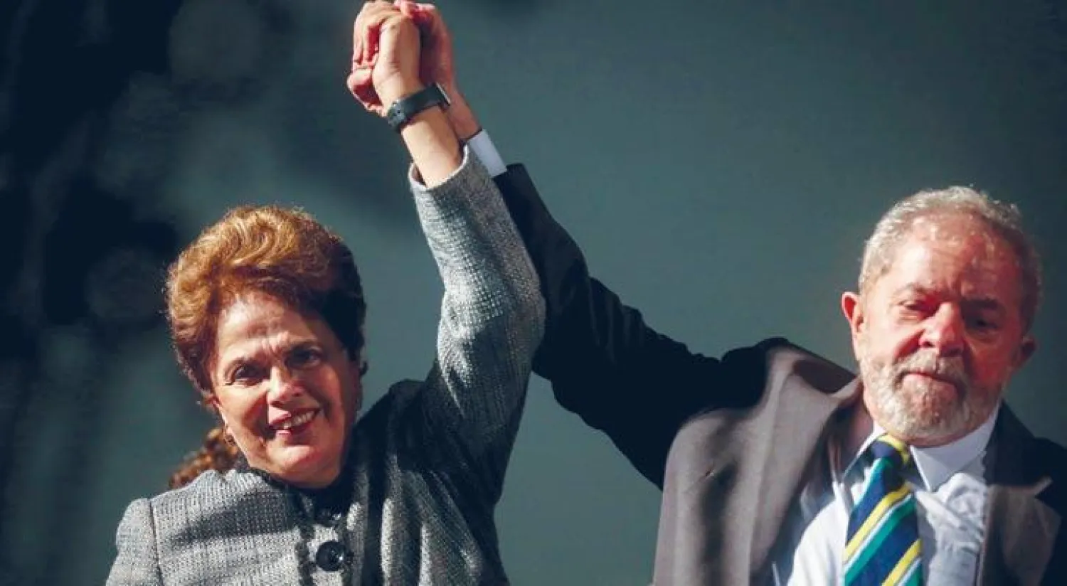 الرئيسة المقالة ديلما روسيف خليفة لولا دا سيلفا جاءت إلى المحكمة للتعبير عن دعمها له (إ.ب.أ)