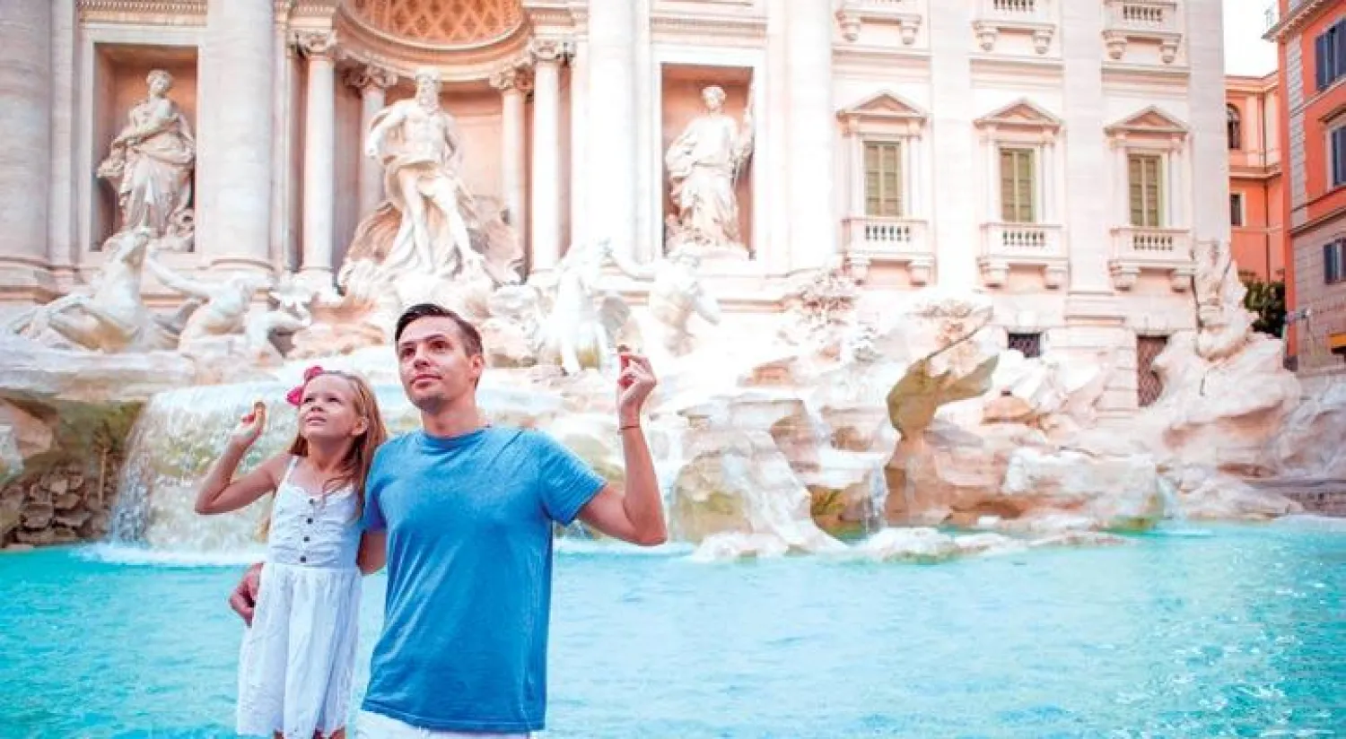 بلدية روما تحظر وقوف السياح أمام نافورة «تريفي»