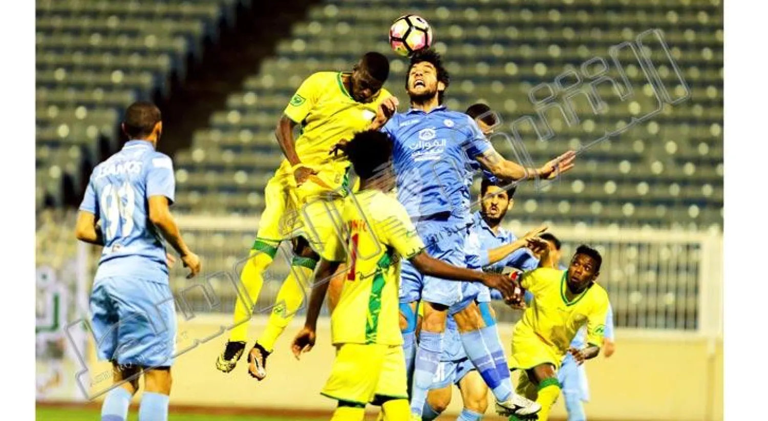 من مواجهة الذهاب بين نجران والباطن (تصوير: محمد المانع)