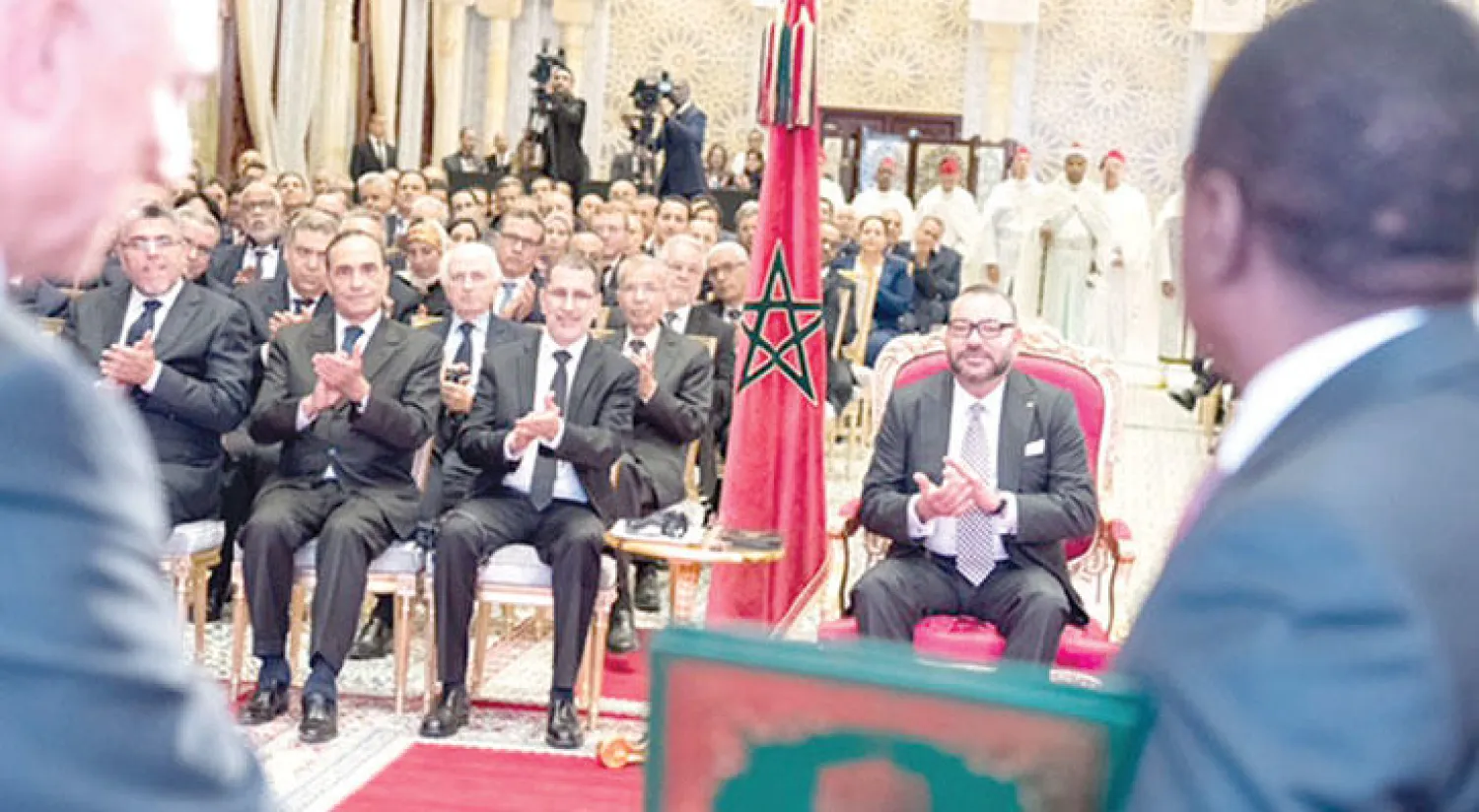 العاهل المغربي لدى ترؤسه توقيع اتفاقيات مع نيجيريا ضمنها اتفاقية أنبوب الغاز الرابط بين البلدين (ماب)