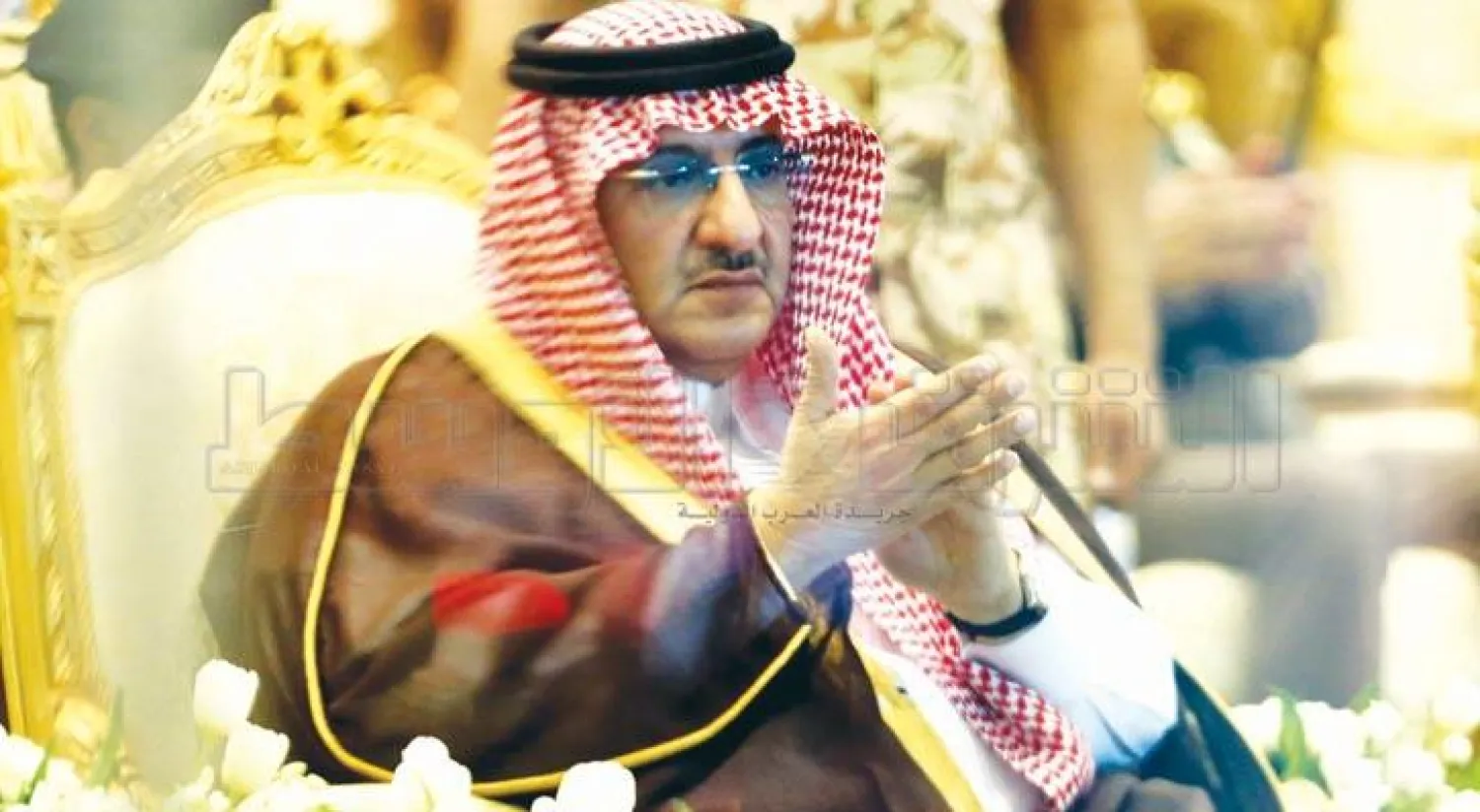 الأمير محمد بن نايف خلال رعايته حفل خريجي الدورة التأهيلية لأعمال الدفاع المدني أمس (تصوير: أحمد حشاد)