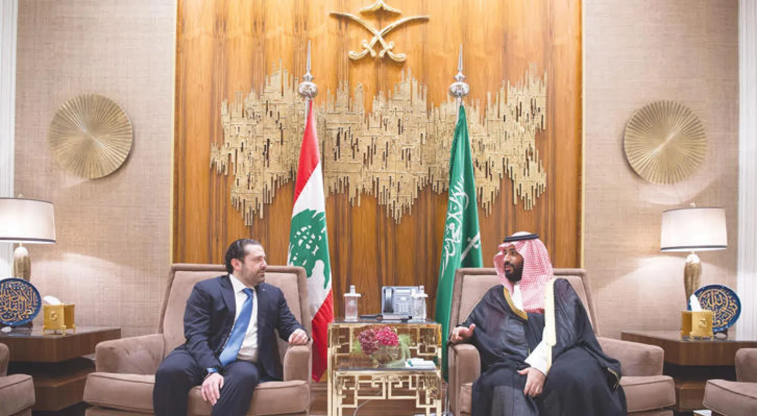 ولي ولي العهد السعودي خلال اجتماعه برئيس الوزراء اللبناني في الرياض أمس (واس)