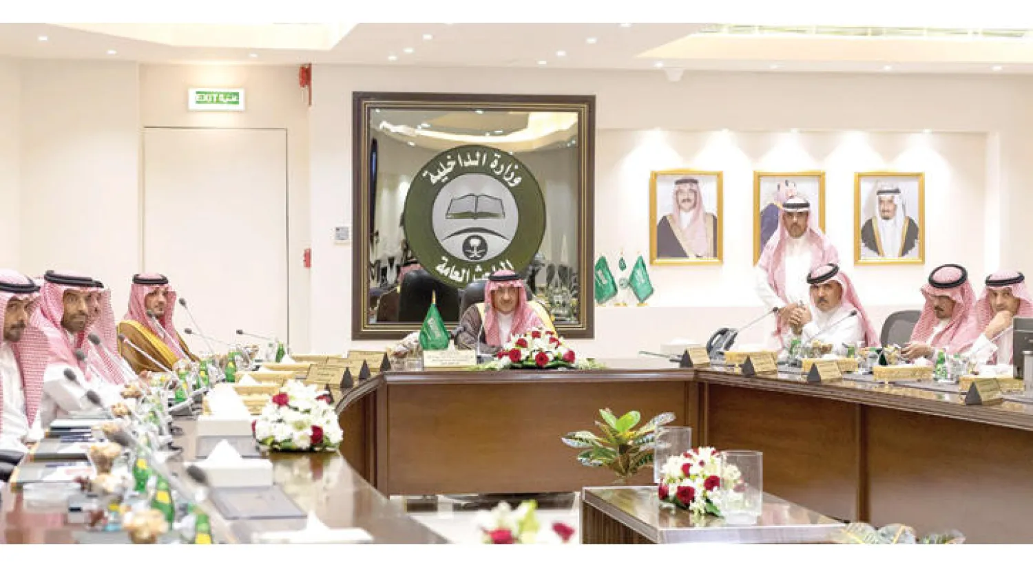 الأمير محمد بن نايف ولي العهد السعودي خلال تدشينه عدداً من الاتفاقيات التأهيلية بكلية نايف للأمن الوطني (واس)