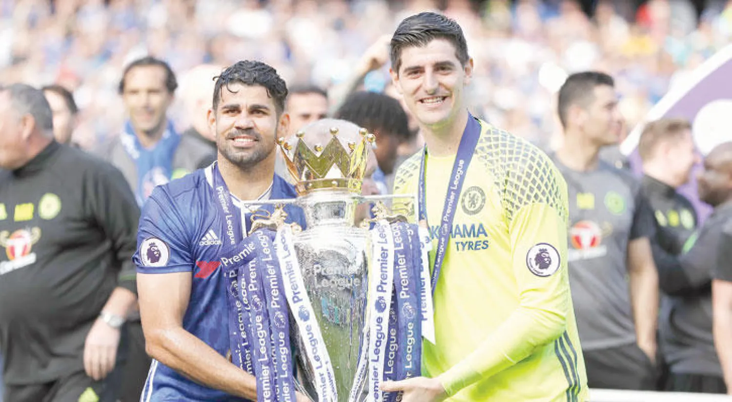 كورتوا وكوستا وكأس الدوري الإنجليزي (رويترز)