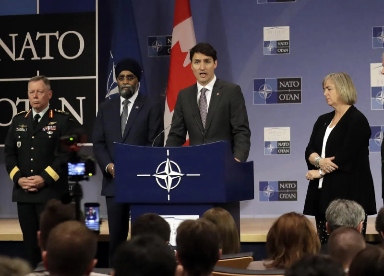 «الناتو» ينضم للتحالف الدولي (أ.ب)