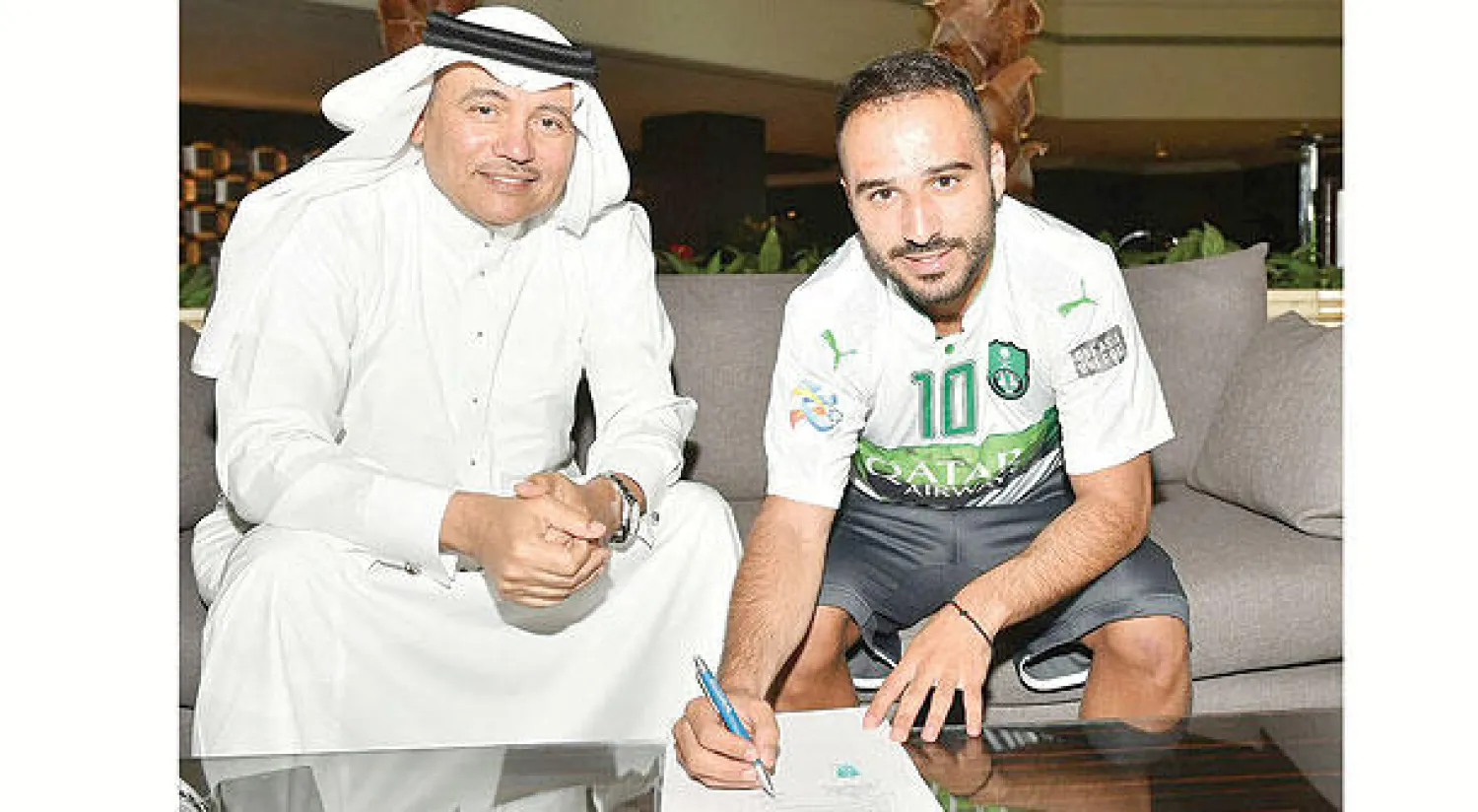 المرزوقي جدد عقد فيتفا مع الأهلي قبل رحيله من كرسي الرئاسة («الشرق الأوسط»)