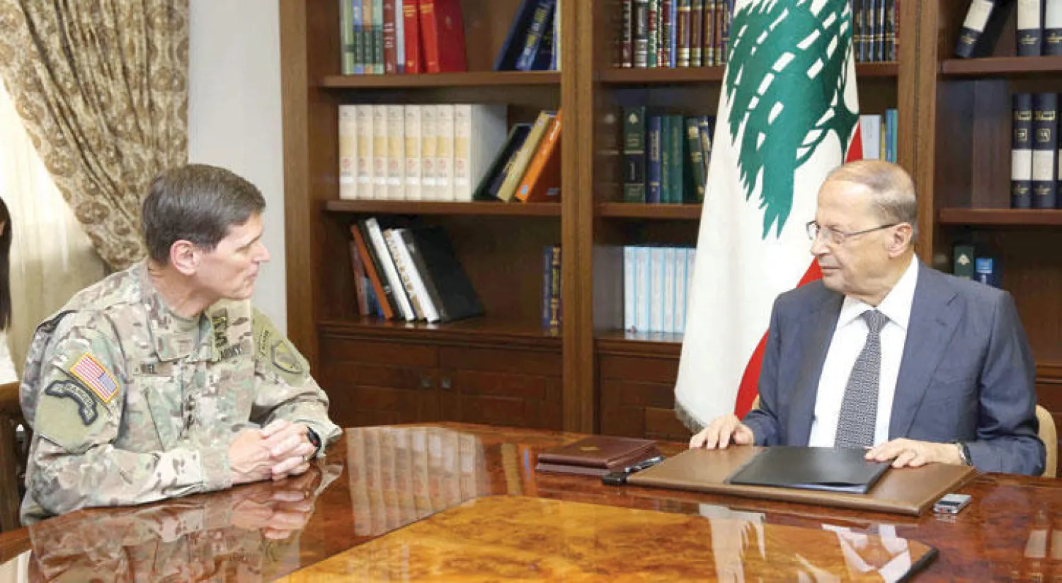 الرئيس عون لدى استقباله الجنرال فوتيل في القصر الجمهوري في بعبدا (دالاتي ونهرا)