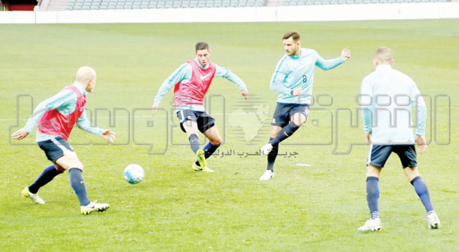من استعدادات المنتخب الأسترالي للمباراة (تصوير: عيسى الدبيسي)