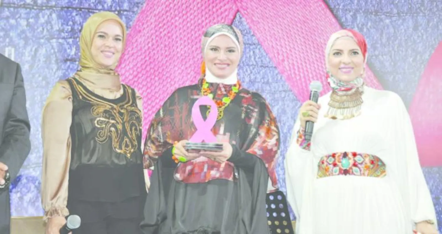 تكريم هند صبري وسيمون في احتفالية «بهية» لسرطان الثدي