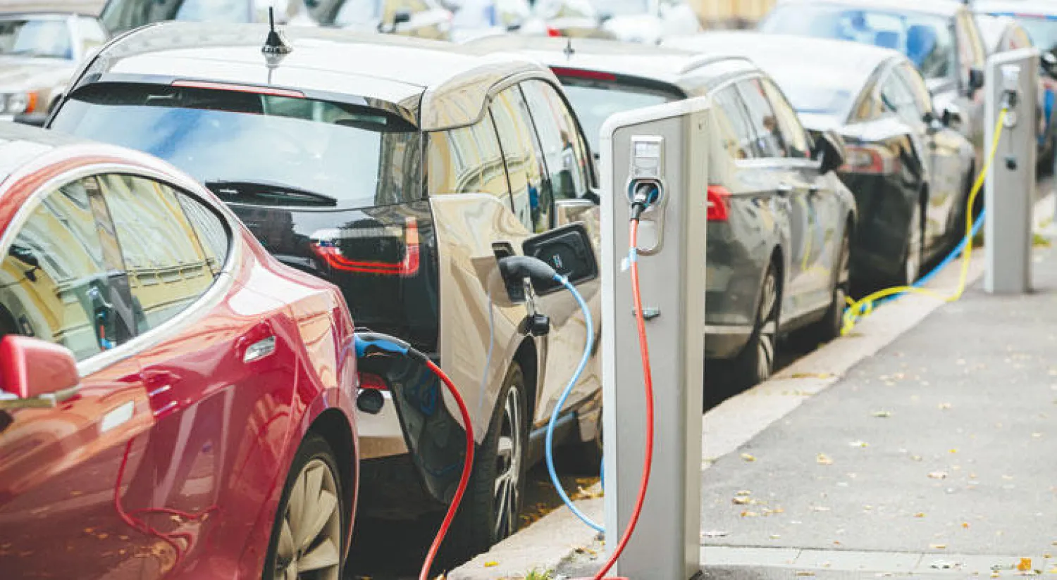 مليونا سيارة كهربائية حول العالم... والنمو 40%