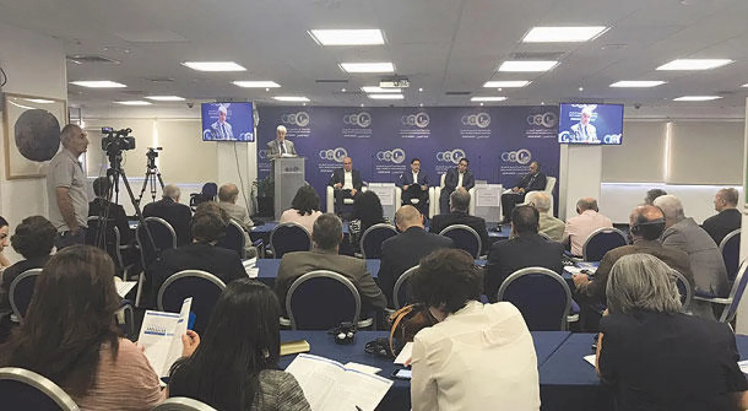 جانب من حفل إطلاق تقرير البنك الدولي في عمان أمس