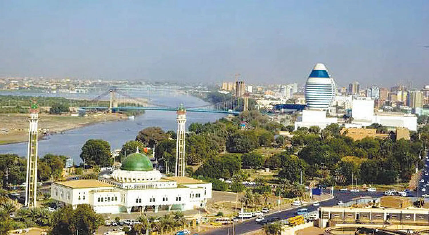 يسعى السودان إلى تبادل المعرفة والاستفادة من تجارب الدول المتقدمة في مجال صناعة التشييد والعقارات («الشرق الأوسط»)