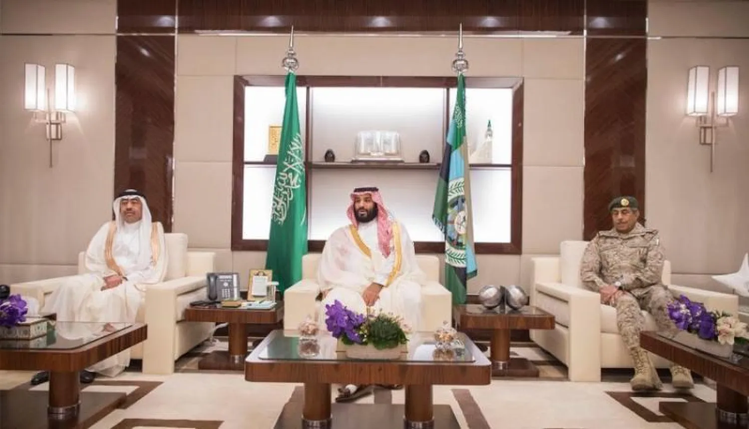 ولي العهد يستقبل كبار القادة والمسؤولين في وزارة الدفاع