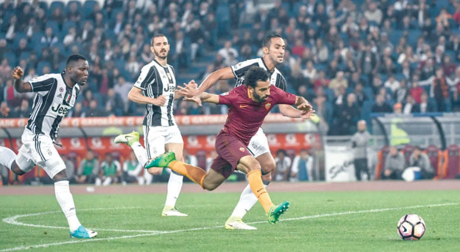 أحرز صلاح 35 هدفاً في 71 مباراة في الدوري الإيطالي مع كل من فيورنتينا وروما (أ.ف.ب)